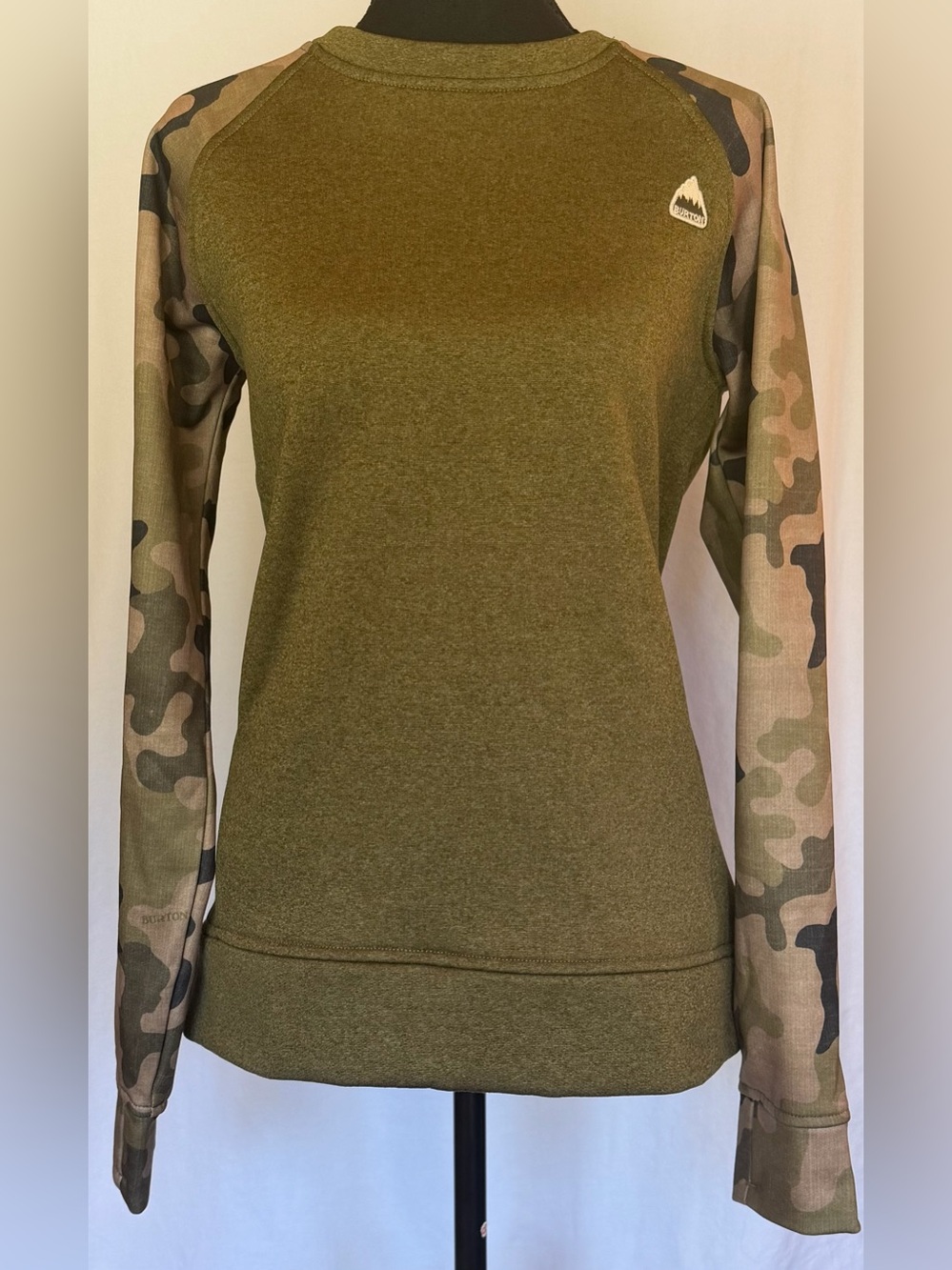 Burton Olive Green Camo Snowboard Base Layer Sweatshirt Thumbholes Size Small